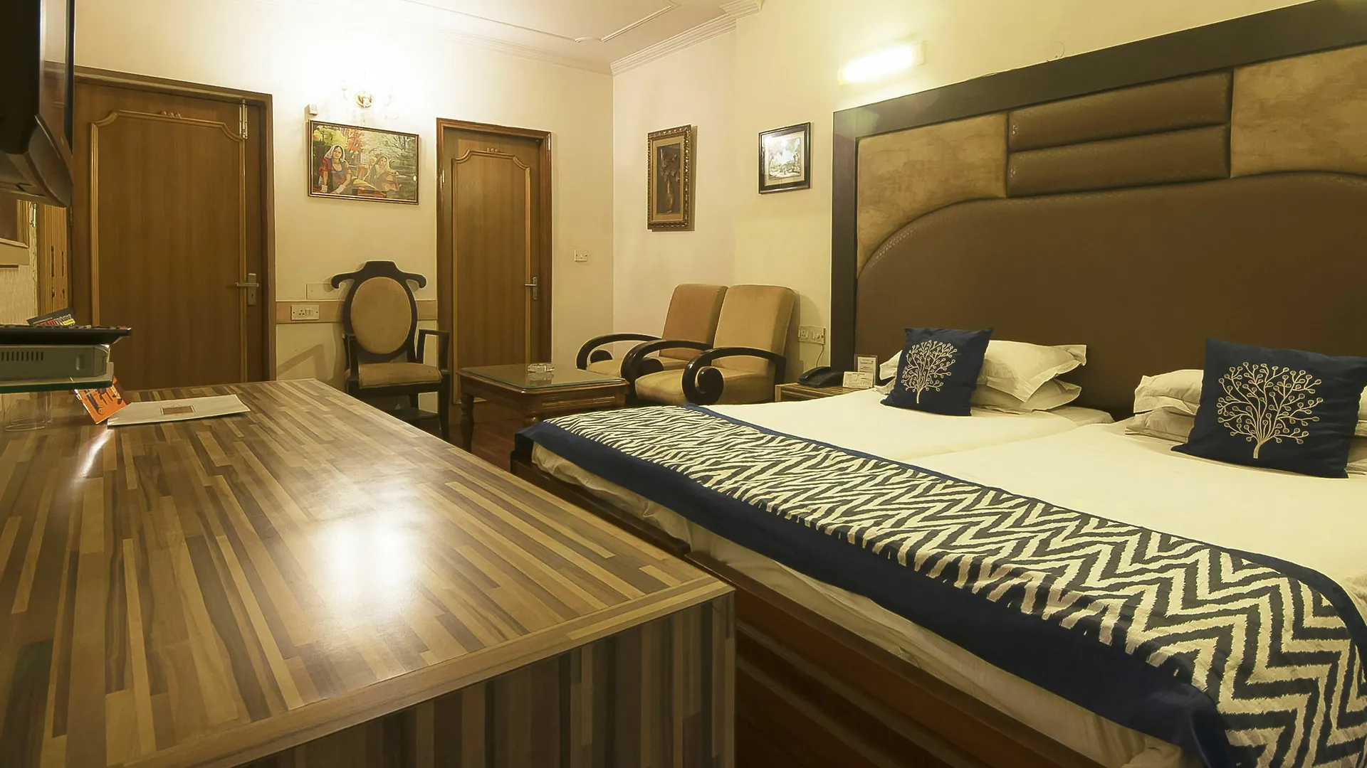 Golden Leaf Hotel New Delhi 3*,