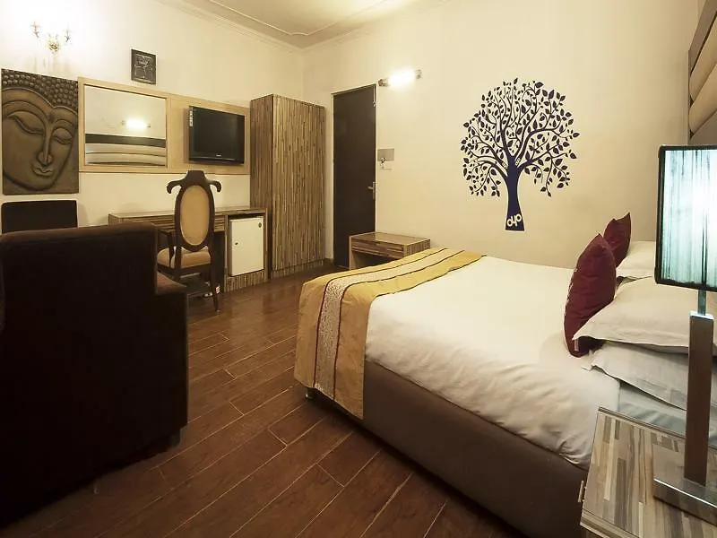 ***  Golden Leaf Hotel New Delhi India