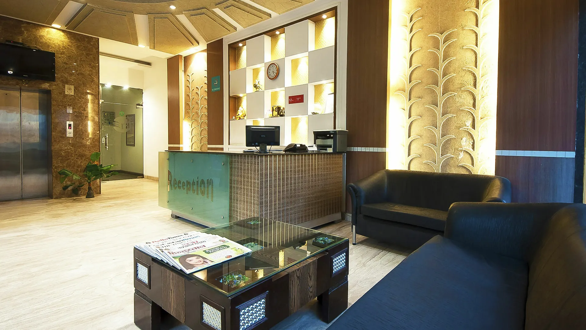Golden Leaf Hotel New Delhi