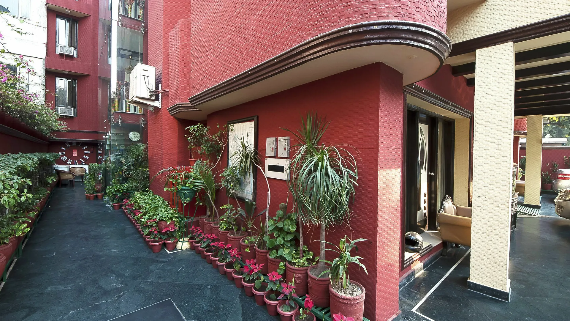 Golden Leaf Hotel New Delhi India