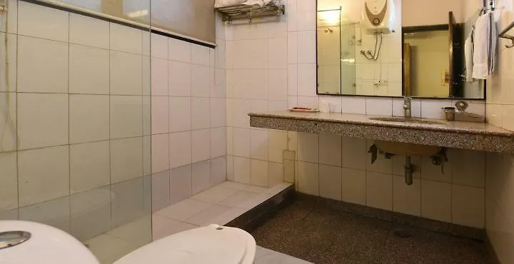 Golden Leaf Hotel New Delhi